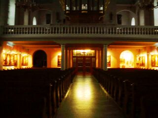 Eglise by night