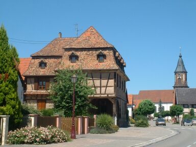 Maison de la Dîme et Eglise St Michel à Weyersheim